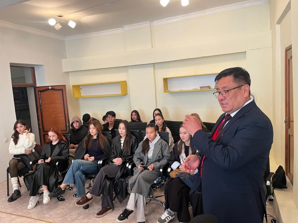 Саяси мәдениетті көтеру күн тәртібіндегі мәселе